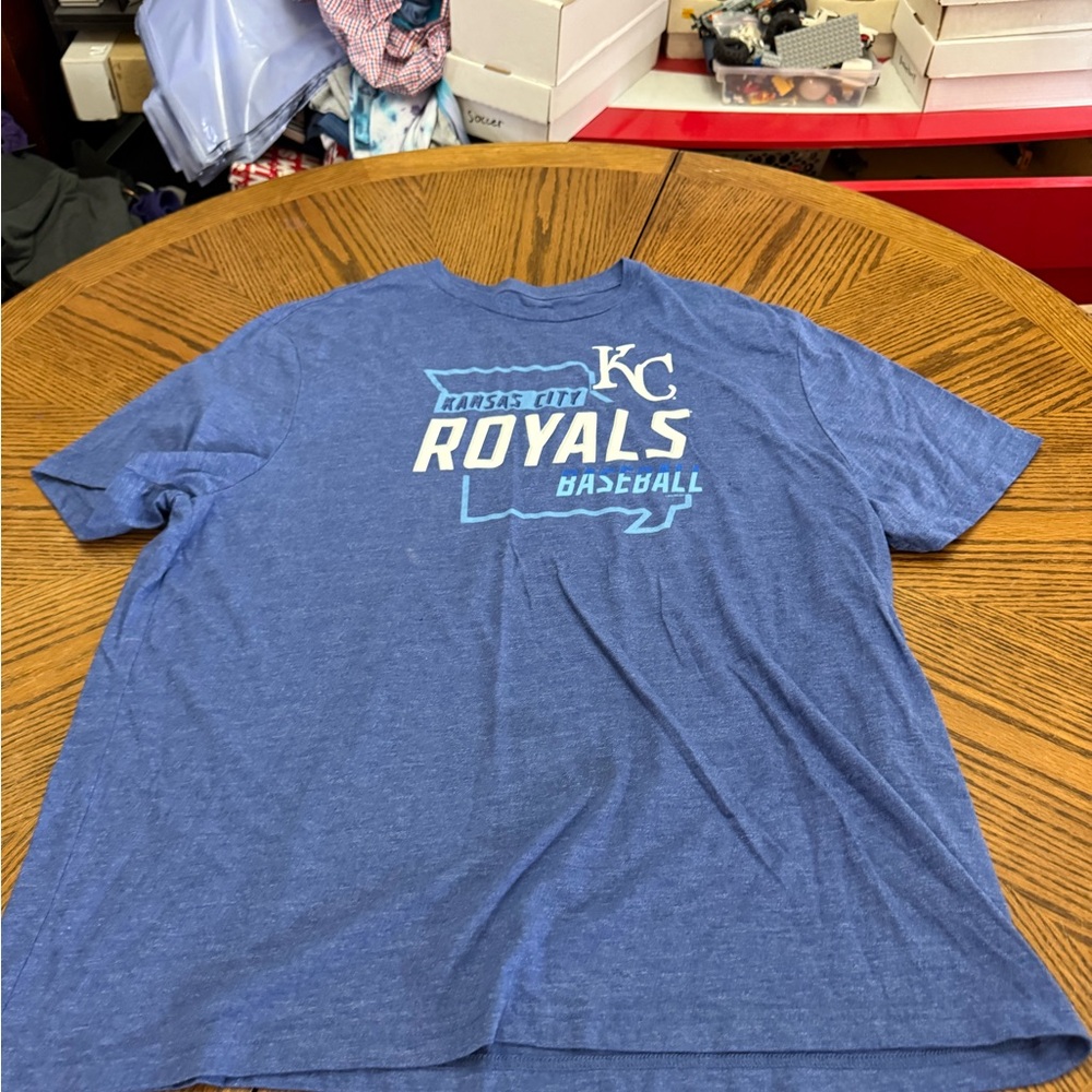 Genuine Merchandise KC Royals Blue MLB Logo Crewneck Tee